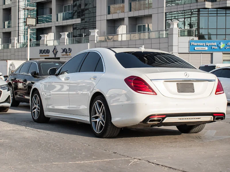 Mercedes-Benz S-Class W221