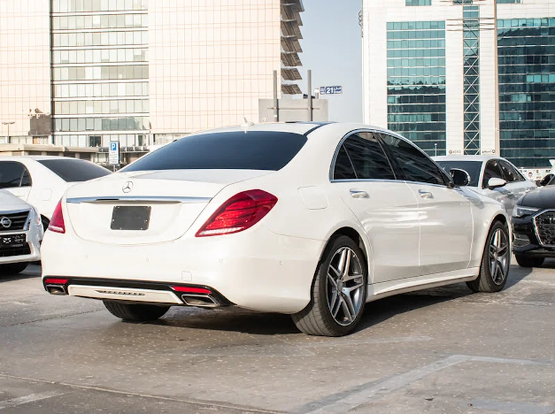 Mercedes-Benz S-Class W221